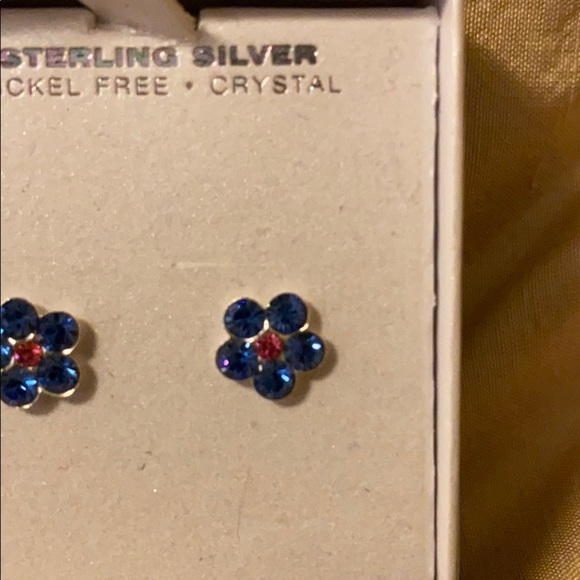 Sterling Silver and crystal earrings - Picture 2 of 3